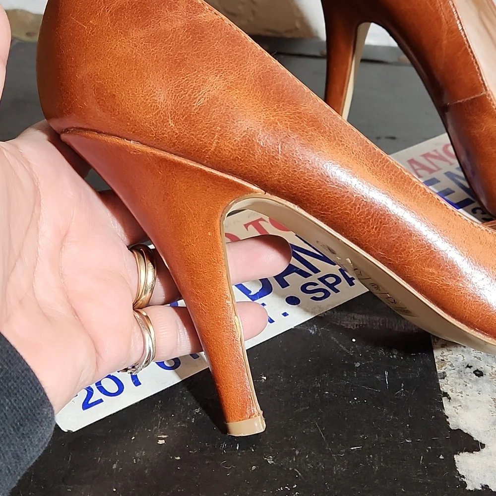 DV Dolce Vita Leather Distressed Leather Heels 8.5